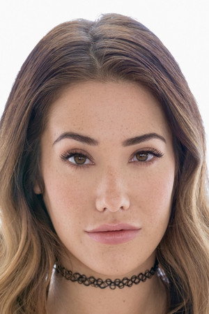 Eva Lovia portrait