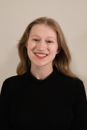 Romana Ava portrait