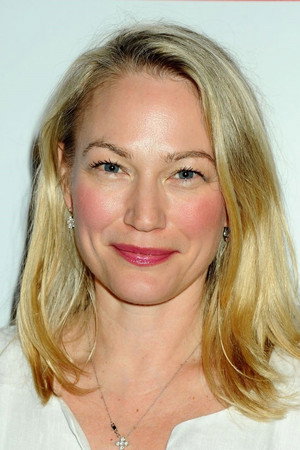 Sarah Wynter portrait