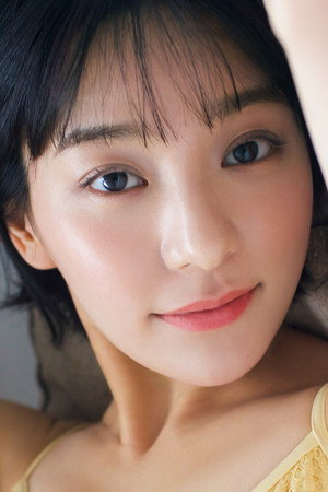 Momoko Arata portrait