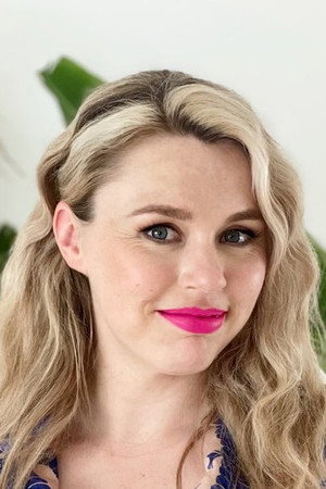 Lisa Loeb portrait