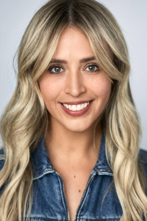 Lara Deam portrait