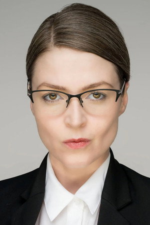 Ischa Bee portrait