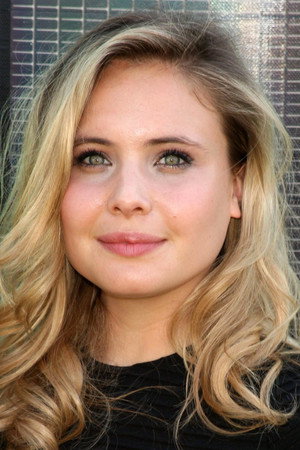 Leah Pipes portrait