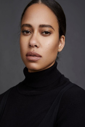 Taciane Santos portrait