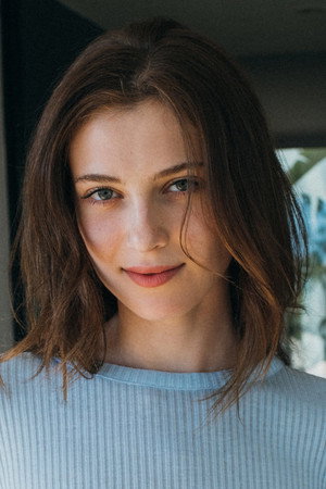 Zoe Levin portrait