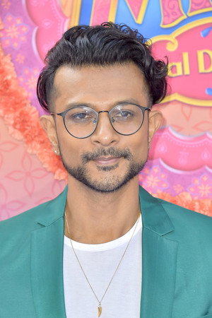 Utkarsh Ambudkar portrait
