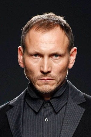 Peter Nikolas portrait