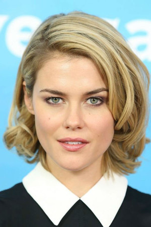 Rachael Taylor portrait