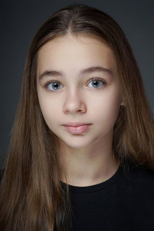 Nisa Sofiya Aksongur portrait