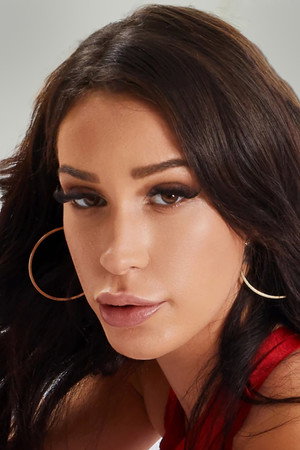 Lola Bellucci portrait