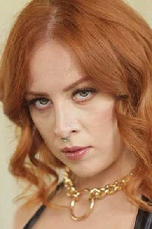 Alya Rossi portrait