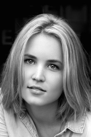 Zara Zoe portrait