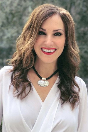 Cindy Maranne portrait