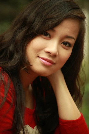 Minh Hương portrait