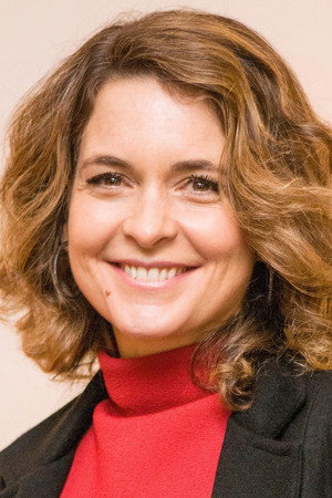 Cláudia Abreu portrait