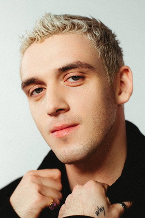 Lauv portrait