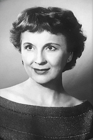 Diana Wynyard portrait