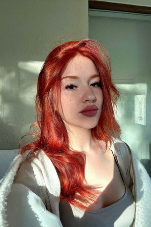 Selin Aksar portrait