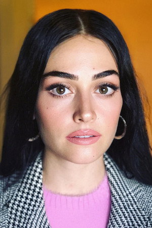 Esra Bilgiç portrait