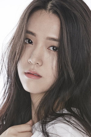 Kim Ji-eun portrait