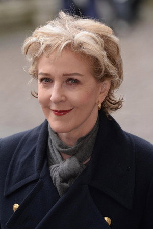 Patricia Hodge portrait