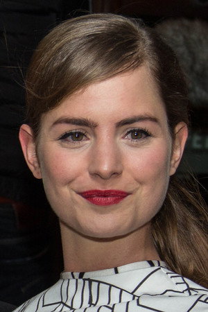 Hannah Hoekstra portrait