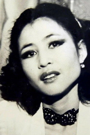 Roza Rymbaeva portrait