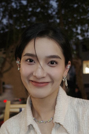 Yao Tong portrait
