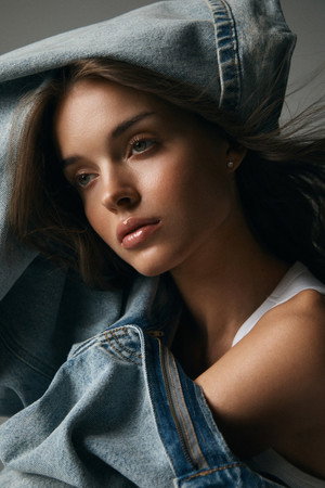Anna Zak portrait