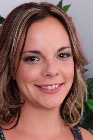Holly Henderson portrait