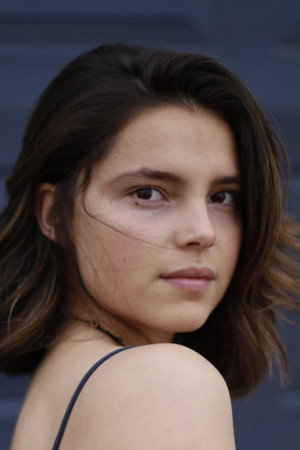Inde Navarrette portrait