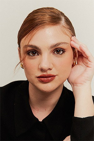 Débora Ozório portrait