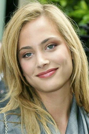 Nora Arnezeder portrait
