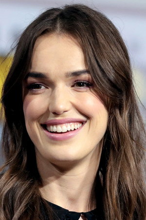 Elizabeth Henstridge portrait
