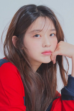 Kim Si-eun portrait