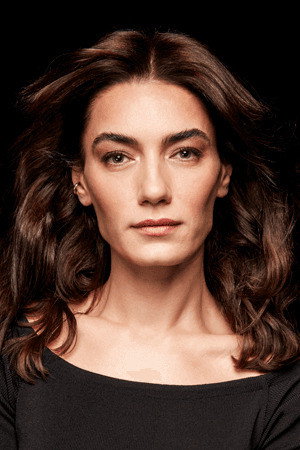 Hande Subaşı portrait
