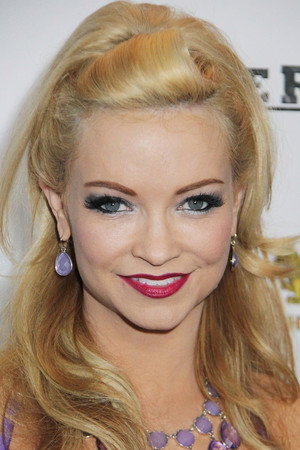 Mindy Robinson portrait