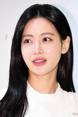 Oh Yeon-seo portrait