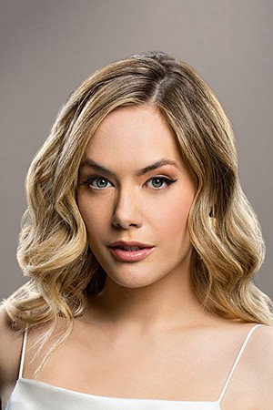 Annika Noelle portrait
