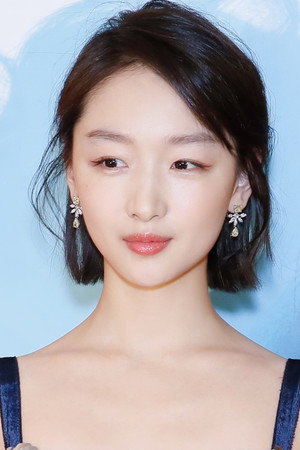 Zhou Dongyu portrait