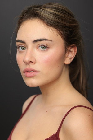 Bella Mraz portrait