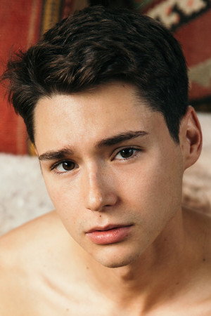 Leo Grand portrait