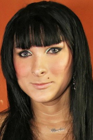 Luana Oliveira portrait