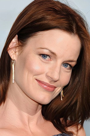 Laura Leighton portrait