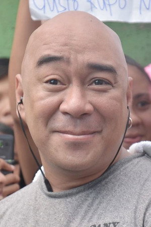 Wally Bayola portrait
