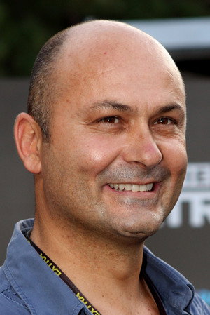 Steve Bastoni portrait