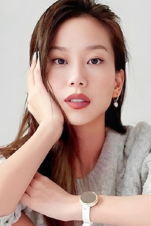 Iris Lee portrait