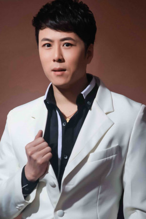 Guo Wei portrait