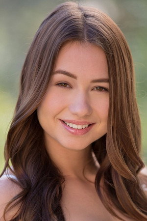 Taylor Sands portrait